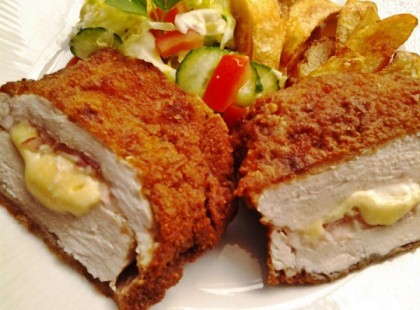 Sajttal,baconnel töltött csirkemell recept