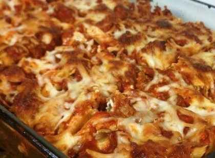 Tejszínes rakott tészta csirkemellel...