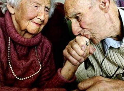 ez nem semmi !!!!!!!!!!!!!! A férj és feleség 60 évet éltek le együtt, hogy nem volt titkuk egymás előtt, kivéve egyet.