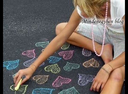 Volt egyszer egy 17 éves srác, aki az anyukájával élt és rákos volt. Egy napon sétálgatott a városban és az egyik zeneboltban meglátott egy nagyon szép lányt. Bement, de nem tudott megszólalni.