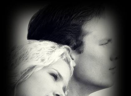 Nagy bátorság kell ahhoz, hogy egy ember fenntartás nélkül engedje szeretni magát. Bátorság, csaknem hősiesség. A legtöbb ember nem tud szeretetet adni és kapni, mert gyáva és hiú, fél a bukástól. Szégyelli, hogy odaadja, s még sokkal inkább szégyelli, hogy kiadja magát a másiknak, elárulja titkát. Azt a szomorú, emberi titkot, hogy szüksége van gyengédségre, nem tud meglenni nélküle. Márai Sándor