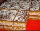 Csokis-mézes csokidarabokkal recept! Szemet gyönyörködtető, csodafinom, puha, mézes, krémes süteményt!