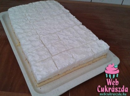 Tejszínes kókuszkocka recept - gyönyörű szép, krémes-habos sütemény