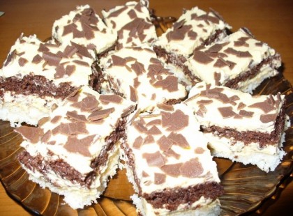 Ha rum akkor szuper, ha kókusz akkor még jobb, ha a kettő együtt az viszont isteni ízkavalkád :) Rumos kókuszkocka