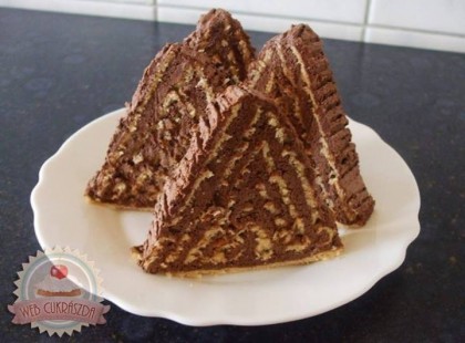 ZEBRACSÍKOS HÁROMSZÖGEK • Szemet gyönyörködtető, különleges szeletek ebből az isteni, puha, csokikrémes süteményből.