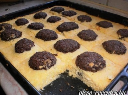 Csokigolyós túrós süti recept
