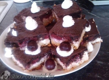 MEGGYES-TÚRÓS LUSTA ASSZONYOK RECEPTJE