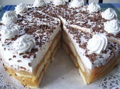 Babapiskótás torta