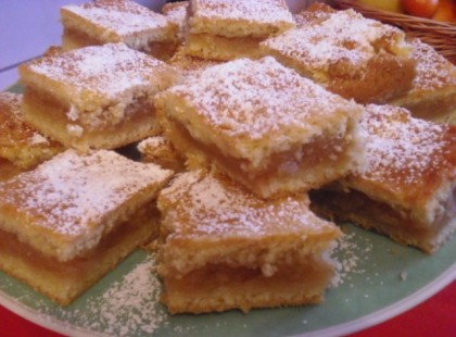 Nagyiféle omlós almás pite