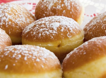 Fánk sütőben sütve? Igen! • Lekváros vagy csokis? Mindegy. Bármelyikkel bátran töltheted, és olajszag nélkül a sütőben megsütheted. A végeredmény magáért beszél.