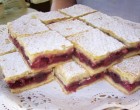 Egyszerű meggyes pite