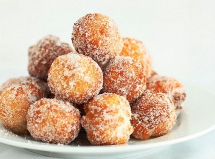 Tíz perc és kész a túrófánk!Nagyon gyorsan elkészül, nem szükséges túl sok hozzávaló és mindenki imádja.