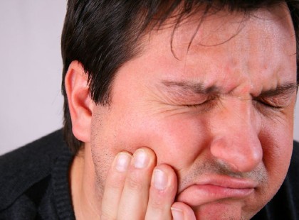 6 természetes gyógymód fogfájásra