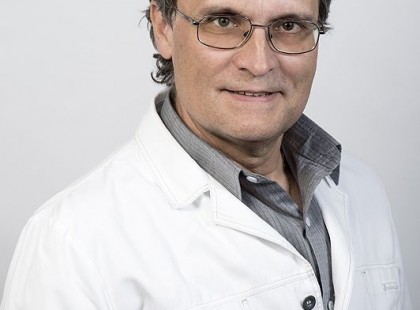 Évente 40 ezren gyógyulnak a magyar professzor csodamódszerével