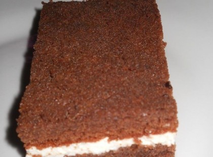 Tejszínes csokoládészelet a Kinder Pingui akár el is bújhat olyan csodás íze van és nagyon egyszerűen elkészíthető süti!