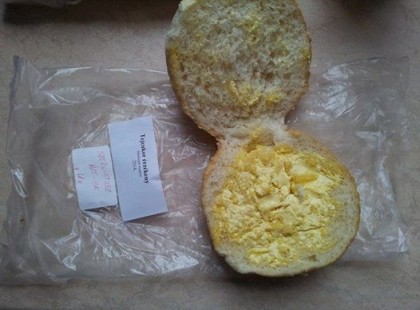 Újabb menzai horror: margarinos zsömle 10 ezer forintért A Facebookon terjed az alábbi kép egy Orbán Viktornak címzett nyílt levéllel, amelyet most megosztunk veletek