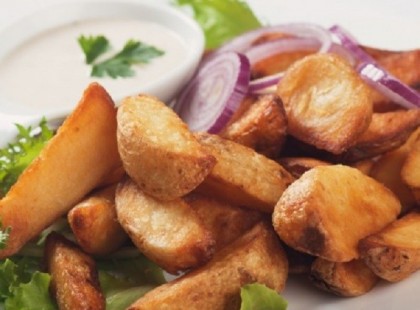 Sörös burgonya sütőben sütve – kívül ropogós, belül puha, csodás köret!