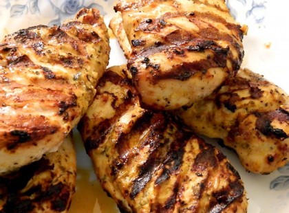 Mai tippünk: Tejfölben pácolt csirkemell tepsis reszelt krumplival