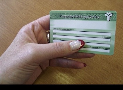 KÖZGYÓGYELLÁTÁS 2014! 3 jogcímen igényelheted ha beteg vagy, ha rászoruló vagy! Tudj meg minél többet róla, mert rendszeres, havi segítséget jelenthet!Osszátok meg kérlek minél többen, mert sajnos nagyon sok beteg és szegény ember, nyugdíjas van az országban! Köszönjük!