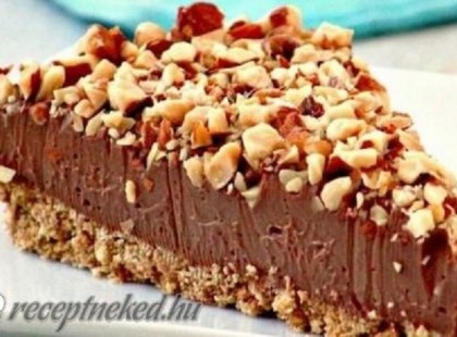 Nutellás sajttorta pirított mogyoróval recept - egyszerűen mennyei és csak 20 perc munka van vele!