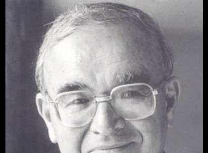 Egy orvos története, aki szembeszállt a gyógyszeriparral. Betegeinek ugyanis gyógyszer helyett vizet adott