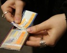 UTAZÁSI KEDVEZMÉNYEK 2015-BEN, VONATTAL, BUSSZAL! Kinek, mikor, hol és mennyi jár? Több, mint 30 féle kedvezménnyel várják a vonaton utazókat, de a buszon utazók sem maradnak le! Egy kis összefoglaló: