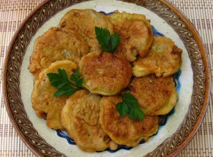 Rántott padlizsán, fincsi és nagyon fokhagymás! Hidegen és melegen is mámorító finomság!