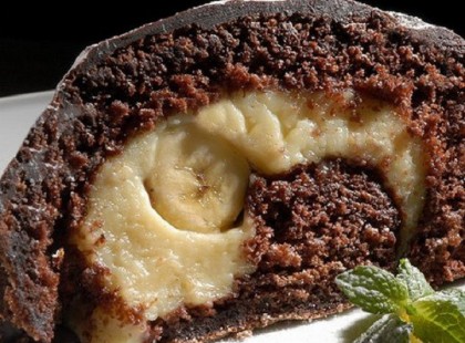 Csokis-banános elefántszem: Ódákat lehetne zengeni a csoki és a banán házasságáról, akár magában, akár krém formájában fogyasztjuk. Ez a piskótás süti még a banánhajóra is ráver egy körrel. Méltán.