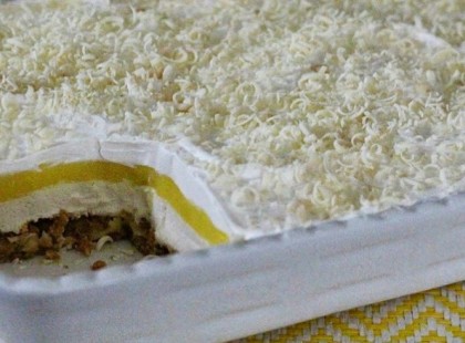 Citromos-fehércsokis réteges süti. Guszta, isteni finom és egyszerű. Mi másra vágyhatnánk még? :-)