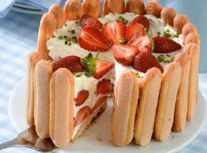 Mascarponés epertorta sütés nélkül