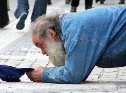MEGSZŰNIK a lakásfenntartási támogatás, a rendszeres szociális segély, az adósságkezelési szolgáltatás,és az óvodáztatási támogatás! RENGETEG EMBER VÁRJA MAJD HIÁBA A MÁRCIUSI TÁMOGATÁST! Oszd meg kérlek, mert több százezer embert érint az elvonás!