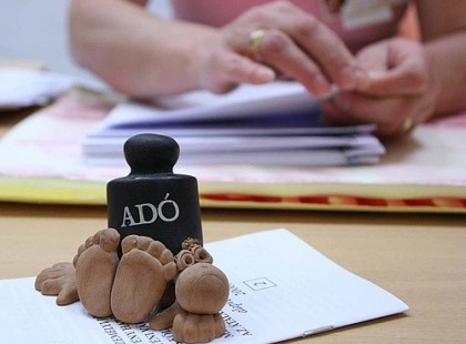 LAKÁSADÓ 2015! A lakásadó mértéke nem is elhanyagolható, ugyanis több, mint 28 ezer forint lesz lakásonként! Olvasd el érdemes! Osszátok meg kérlek, hogy minél többen elolvashassák a cikket, mert nagyon megdöbbentő! Köszönjük!