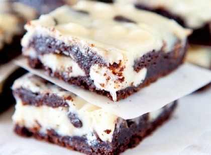 Tejszínes csokoládészelet kókuszkrémmel, mennyei sütemény, igazi élvezet