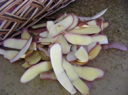 Ezért ne dobd el a krumpli héjat! Több előnye van, mint gondolnád!