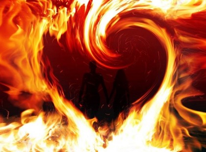 Figyelj arra, hogy olyan emberekkel legyél, akik szeretnek! Még ha hibáznak is..senki sem tökéletes, minden embernek vannak hibái, de ha téged elfogadnak így, te is fogadd el őket