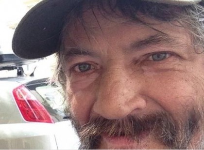 Egy hajléktalan előtt tiszteleg Budapest