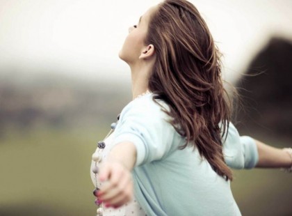 Hiszek a sors kezében, hogy nem létezik véletlen. Hiszek az álmokban, nincs olyan ami lehetetlen.