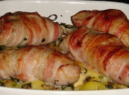 Baconos Csirkerolád Burgonyaágyon