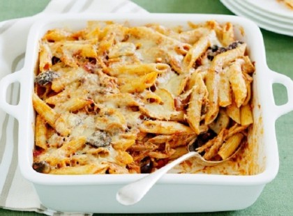 Csirkés sajtos rakott tészta, fincsi és elképesztően egyszerű recept