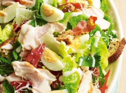 Csirkés saláta a téli napokra, kalóriaszegény finomság, mennyei ízek :)