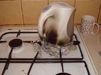 50 ember, akiket soha többé nem lenne szabad a konyha közelébe engedni