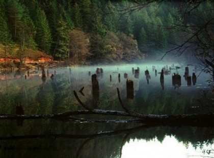 Gyilkos-tó: “Ha belenézel a tó vizébe Eszter szürkészöld szemei tekintenek rád”