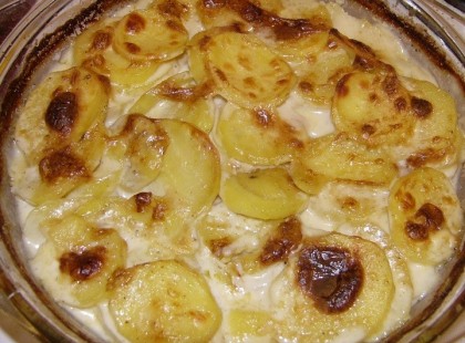 Sajtos, baconos rakott krumpli