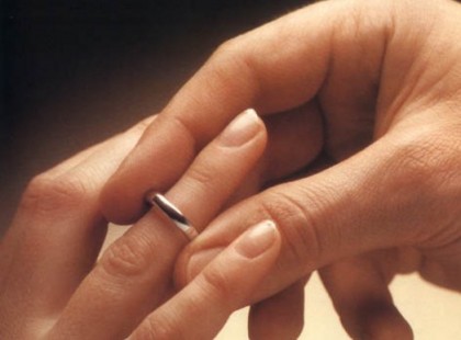 Olyan valaki mellett állj meg, aki nem fél veled lenni. Akinek minden perc ajándék melletted.