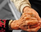 Az embernek a társa: hiányzik. Nemcsak akkor, ha a halállal elvesztette, de akkor is, ha még sohasem találkozott vele. Soha, egész életében!... A társtalan ember hozzászokott ugyan, hogy egyedül van, hogy lelkileg idegenek között él, megszokja a magányt, mint eszkimó a sarki hideget - de a lélek mégis tudja, hogy hiányzik belőle egy darab: hiányzik a másik fele. És ez nem csak akkor fáj, ha elveszítjük, hanem akkor is, ha nem találjuk meg! Müller Péter