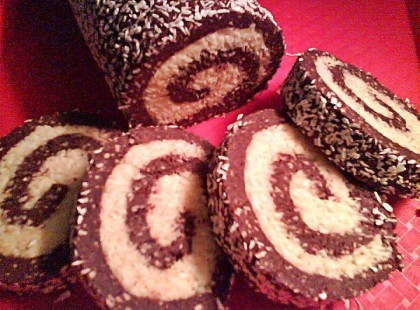 Kekszes kókusztekercs