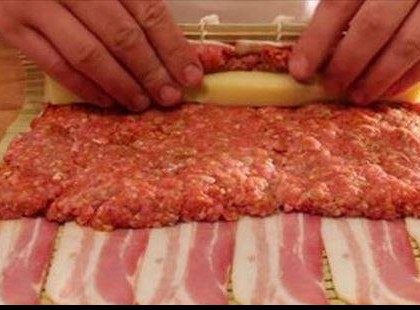 Sajttal és darált hússal töltött szalonna.Család kedvence lesz!