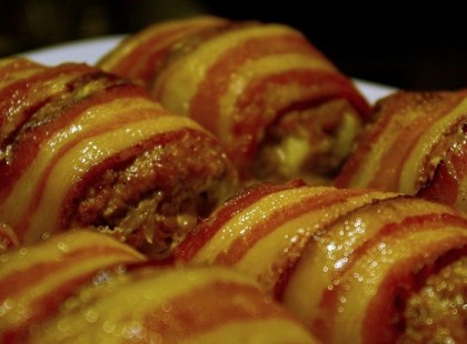 Baconbe tekert húsfalatkák – laktató ínyencség, a férfiak kedvence :)