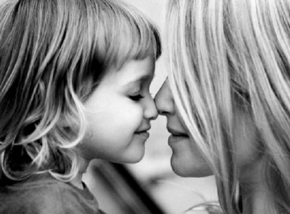 Te meg én.Elolvastuk, sírunk… Zsebkendőt elő! (Aztán menj és öleld meg Őt.)