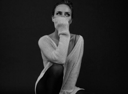 Az igazi nő hosszú ideig csiszolódik, pofonoktól formálódik és szerelmek által szépül. Az elfogadás képessége az egyik legnagyobb fegyvere, az alázat teszi legyőzhetetlenné, és a szerelme által válik semmivel sem pótolhatóvá.